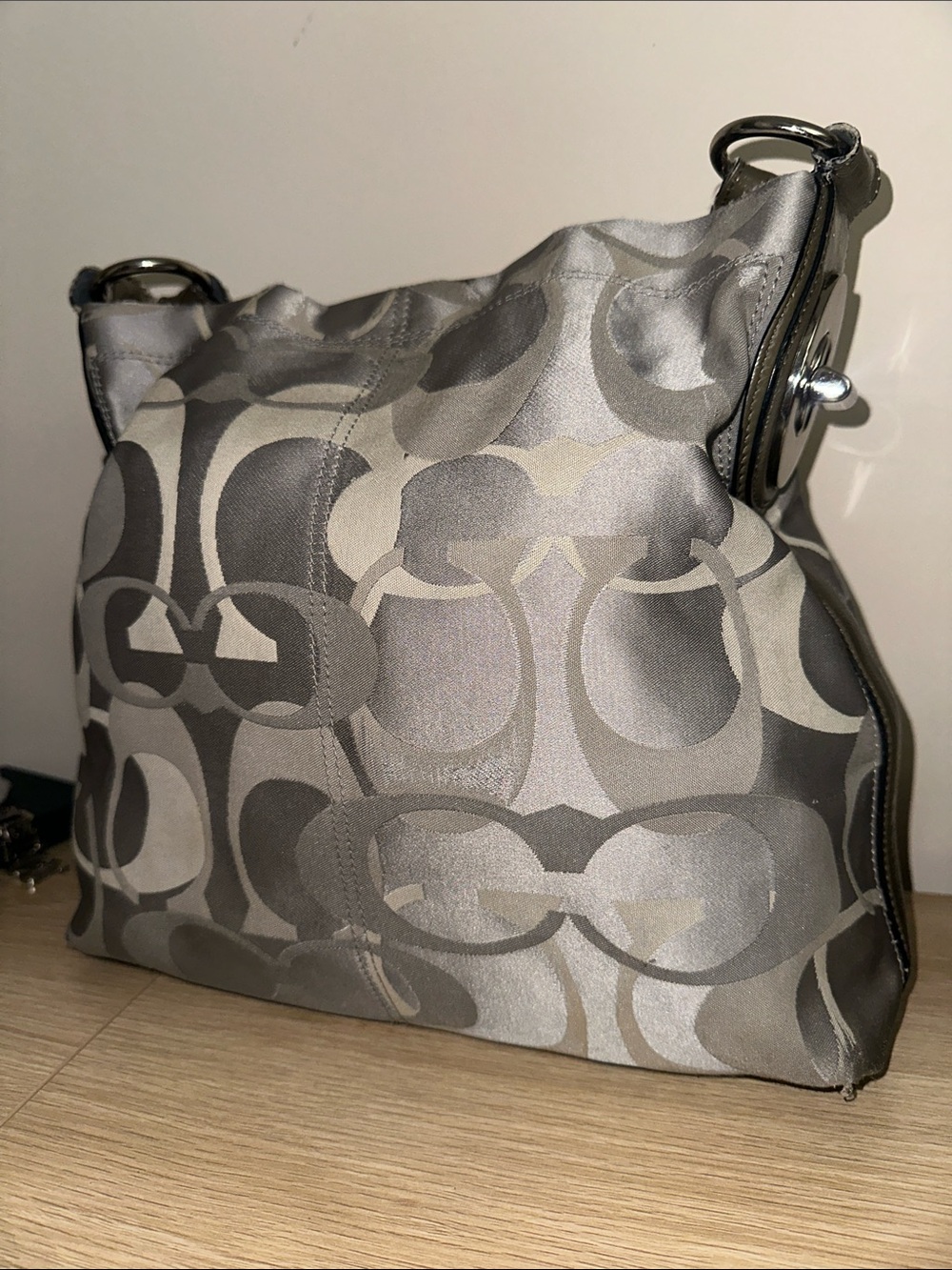Coach 2011 Silver Optic Signature C Penelope Hobo Shoulder Bag F17476